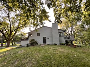 1468 Arden View Dr, Arden Hills, MN 55112