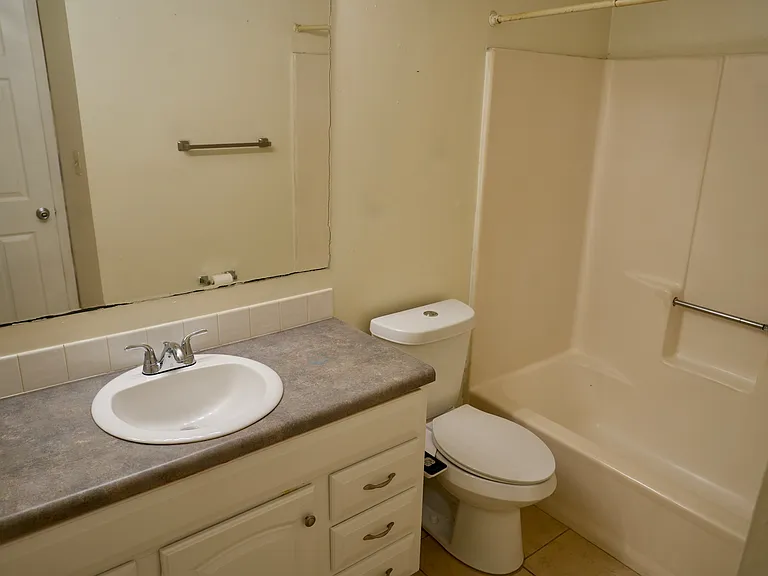 1035 SW 9th St #H21 — Photo 9
