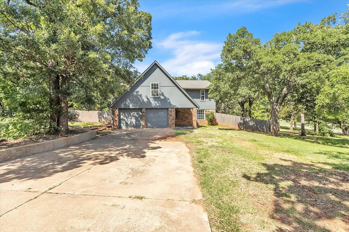 5 bed, 2628 sqft, $2,095 — Photo 1