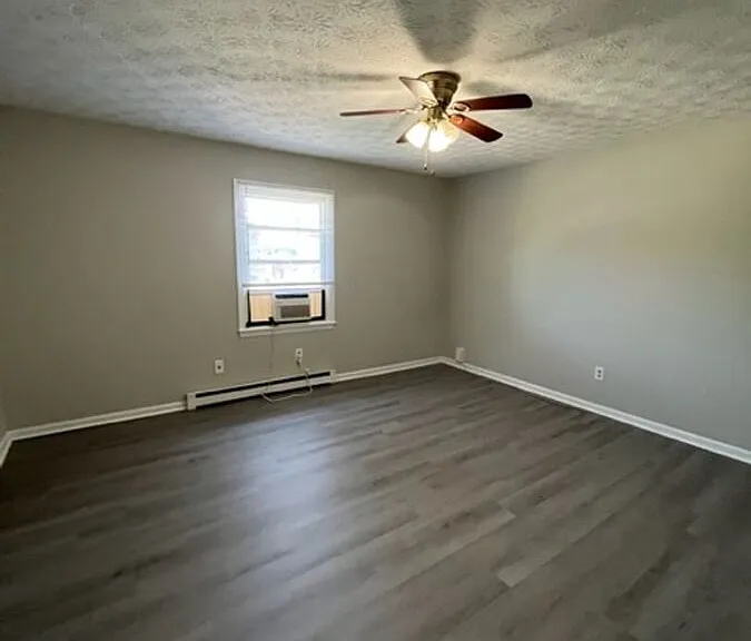 314 Walters Ln #B — Photo 11