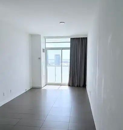 4th image of 170 Fort York Blvd #2112