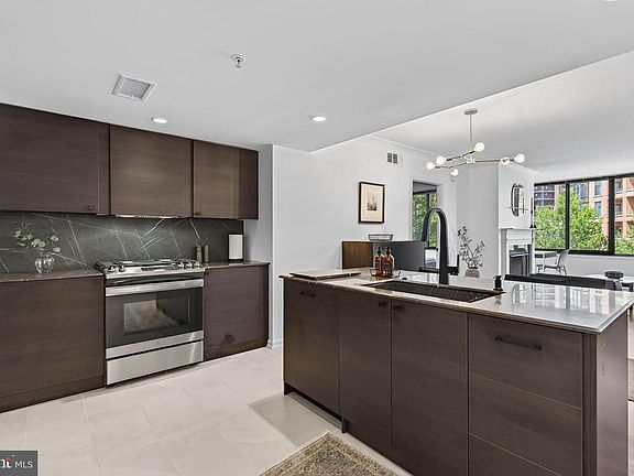 2nd image of 2220 Fairfax Dr APT 406
