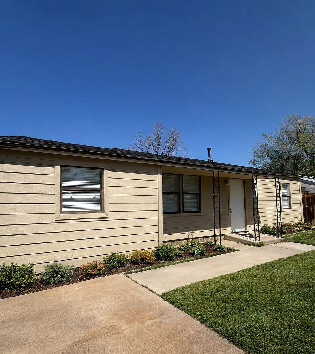2 bed, 840 sqft, $775 — Photo 1