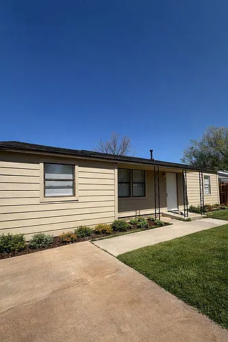 2709 SW I Ave Photo 1