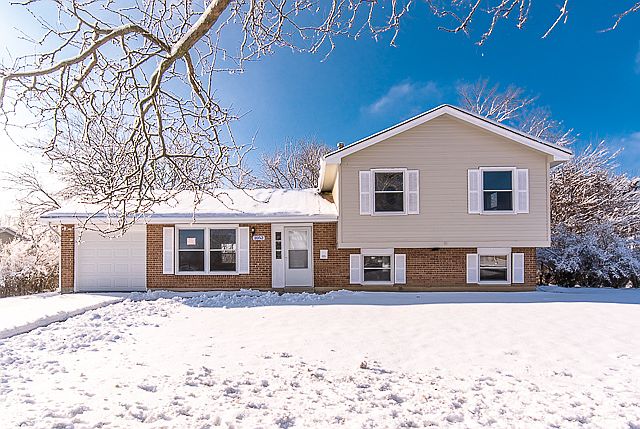 1st image of 1052 Blackhawk Dr