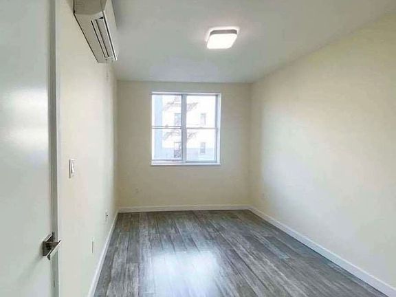 4th image of 596 E 19th St #5D