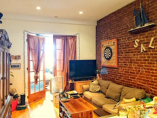 Rented by Friedman Roth Realty | media 32