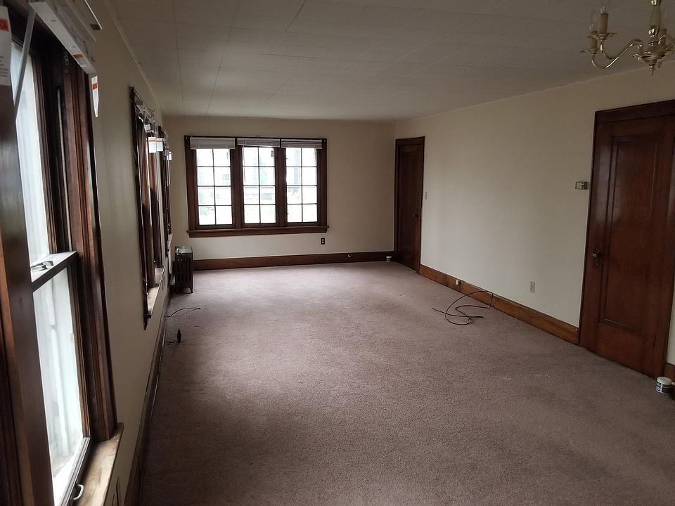 Living/ dining room pic 1