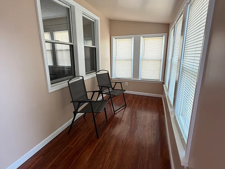 220 Harrison St — Photo 2