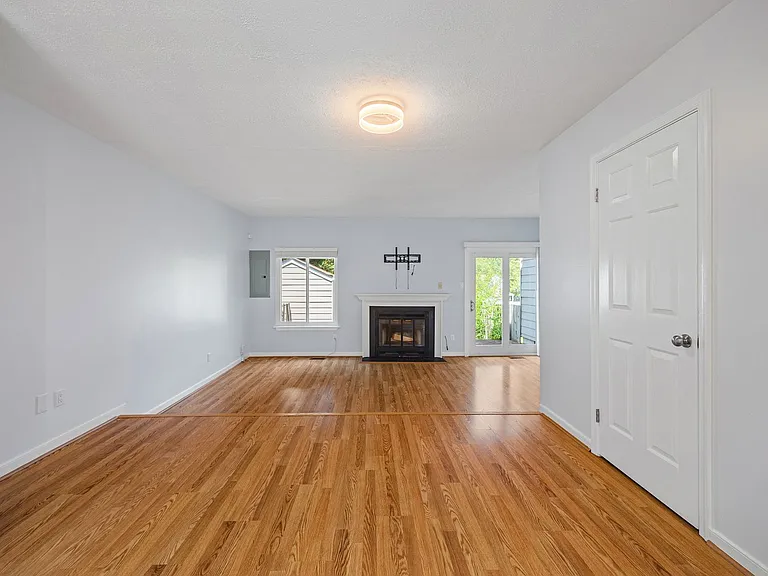 2087 Airy Cir — Photo 11