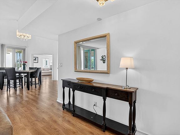 3rd image of 120 SE 5th Ave APT 520