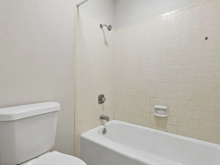 2390 Middleton Ct — Photo 18