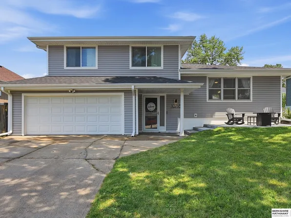 10718 V St, Omaha, NE 68127