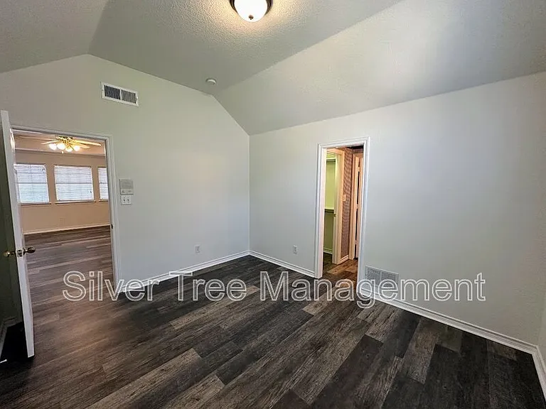 3200 Blenheim Ct — Photo 39