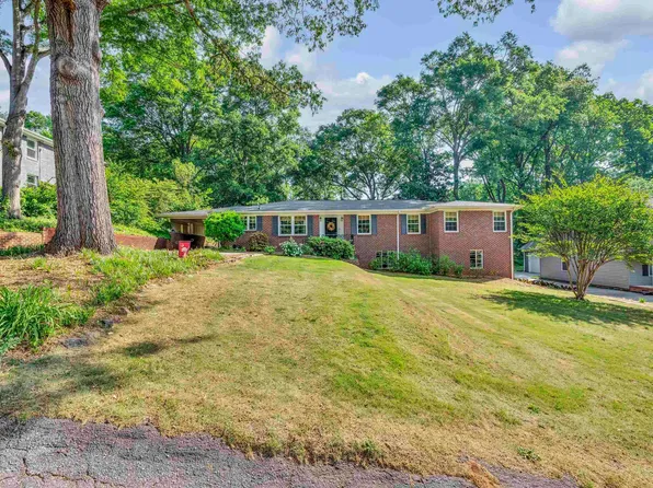 120 Lullwater Rd, Greenville, SC 29607