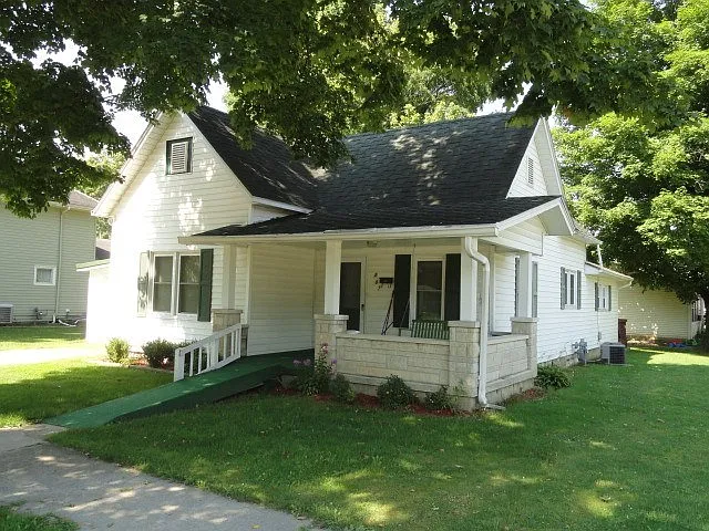 287 Middle St photo 1
