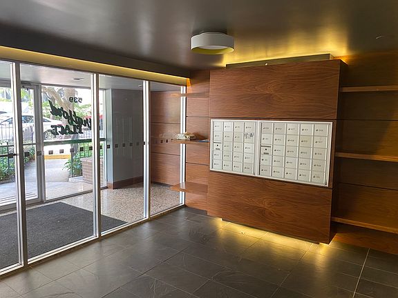 3rd image of 539 W Stratford Pl APT 410
