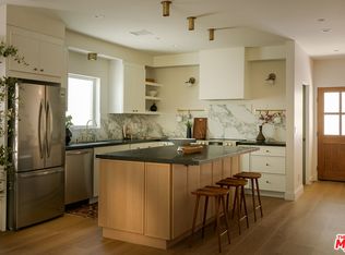 931 1/2 S Sycamore Ave, Los Angeles, CA 90036
