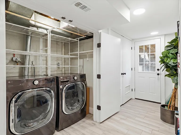 625 S Henry St — Photo 24