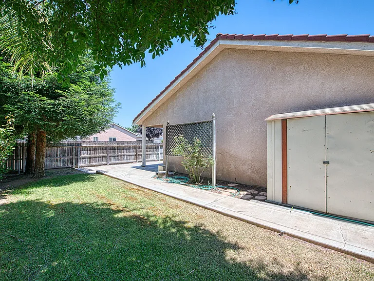 6053 N Mitre Ave — Photo 38
