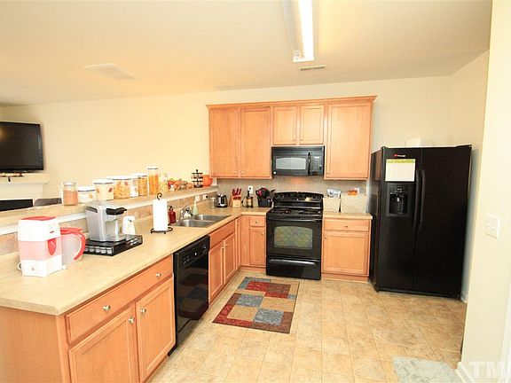 5th image of 1304 Cozart St Unit 255