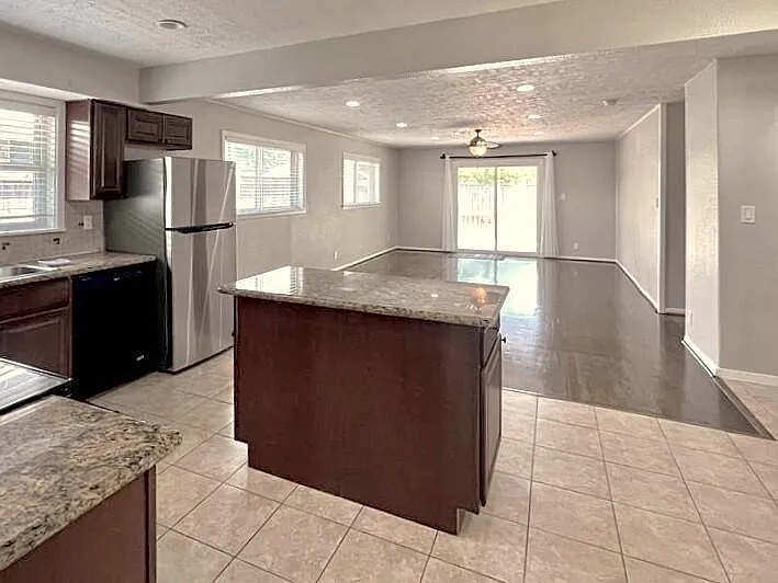 1418 Murrayhill Dr — Photo 7