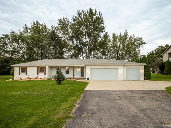 5362 McCandlish Rd, Grand Blanc, MI 48439