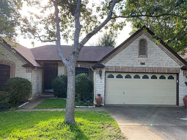 8007 Bounty Trl — Photo 1