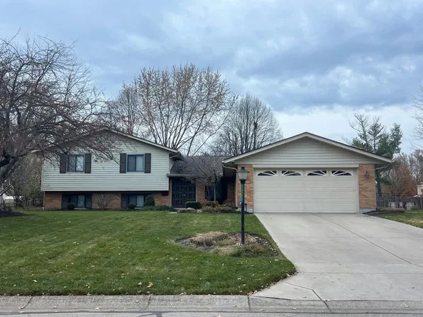 1330 Carrilon Woods Dr, Dayton, OH 45458