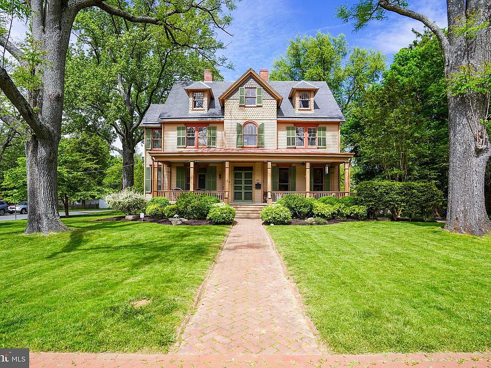1st image of 100 Forest Ave