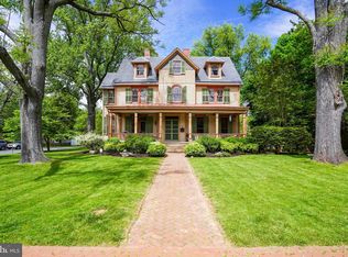 100 Forest Ave, Rockville, MD 20850