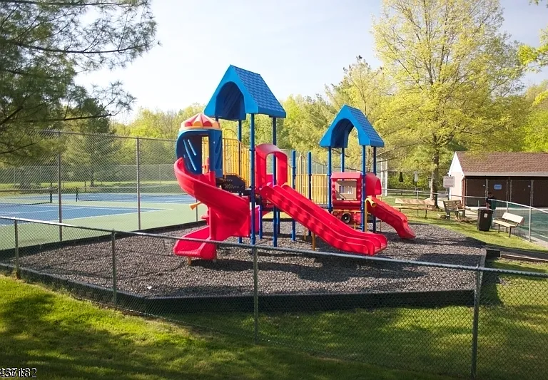 78 Woodward Ln — Photo 24