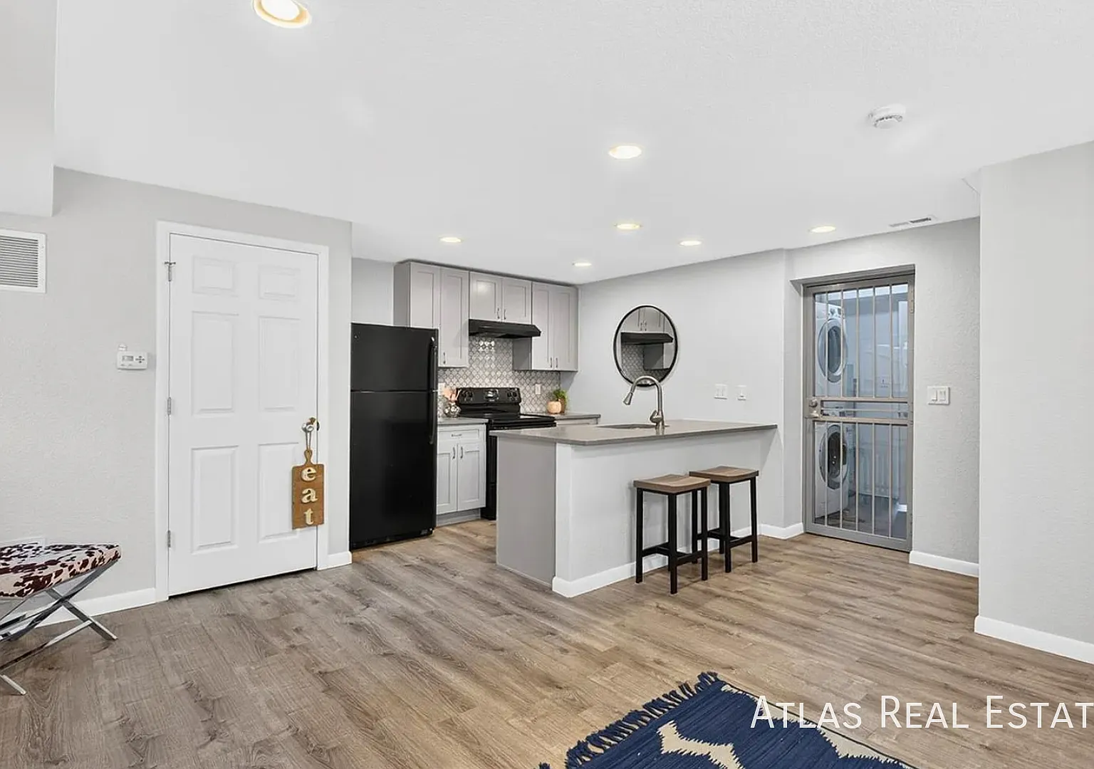 900 SF Updated Lakewood ADU Near Belmar & Downtown Denver — Photo 2