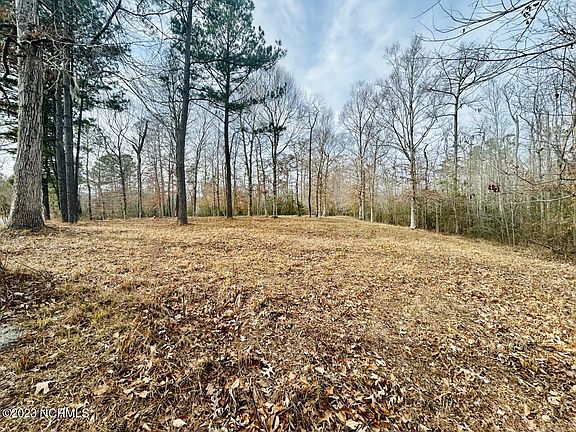 3rd image of 5 Beech Point Boulevard
