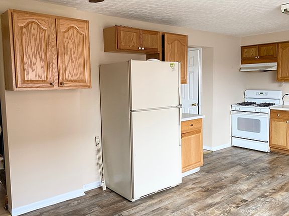 3rd image of 535 James Ct Unit D