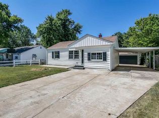 1921 S Ridgewood Dr, Wichita, KS 67218