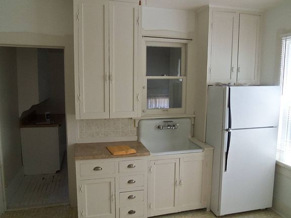 2nd image of 1850 S Corona St