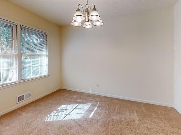 5th image of 2643 Green Valley Ct