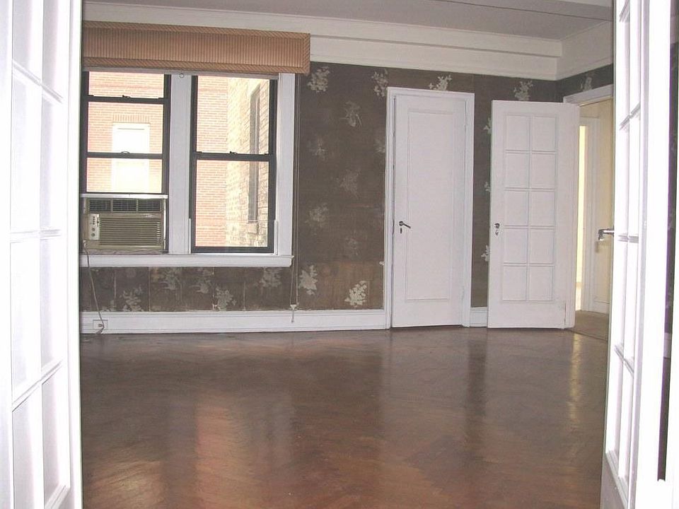 2nd image of 115 E 86th St