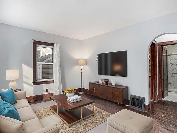 5th image of 414 W Cork St