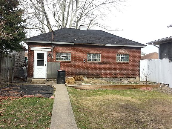 3 Car Garage