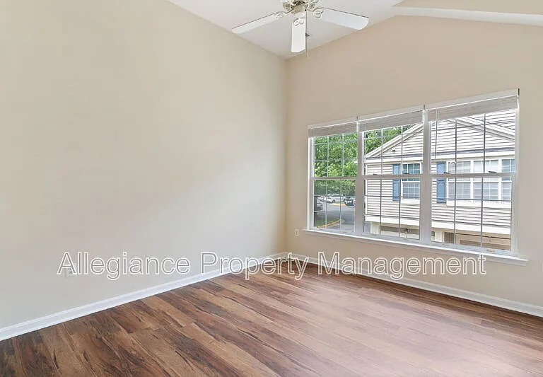 11400 Windleaf Ct #R — Photo 17
