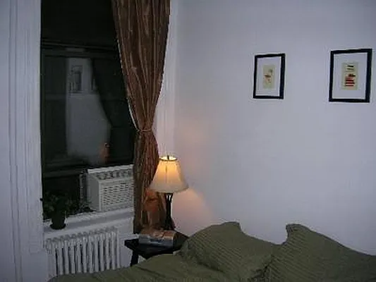 Rented by Bank Neary | media 10