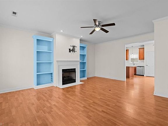 3rd image of 4431 Baylor St