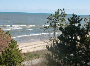 3 Beach Dr, Dune Acres, IN 46304