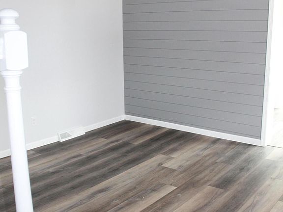 2nd image of 211 McCullough St