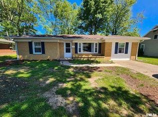 902 W Concord St, Marion, IL 62959
