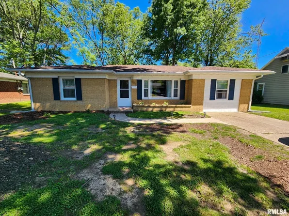 902 W Concord St, Marion, IL 62959