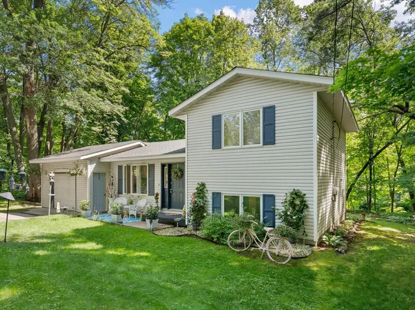 460 Colby St, Taylors Falls, MN 55084