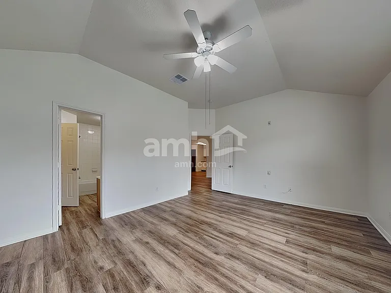 2518 Halstead Dr — Photo 12